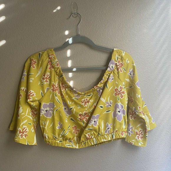 NEW BCBGENERATION Off the Shoulder Yellow Floral Crop Top Medium Spring Boho A11 - Picture 3 of 6